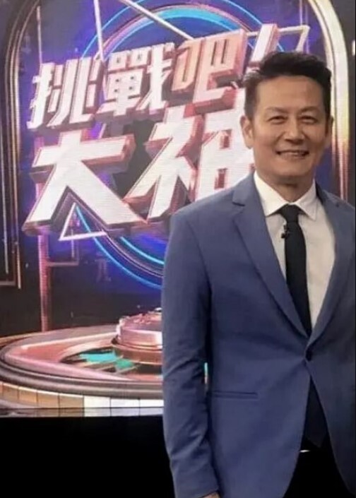 小陈头星选探花新人刚下海做兼职 - 爱骑姬海报